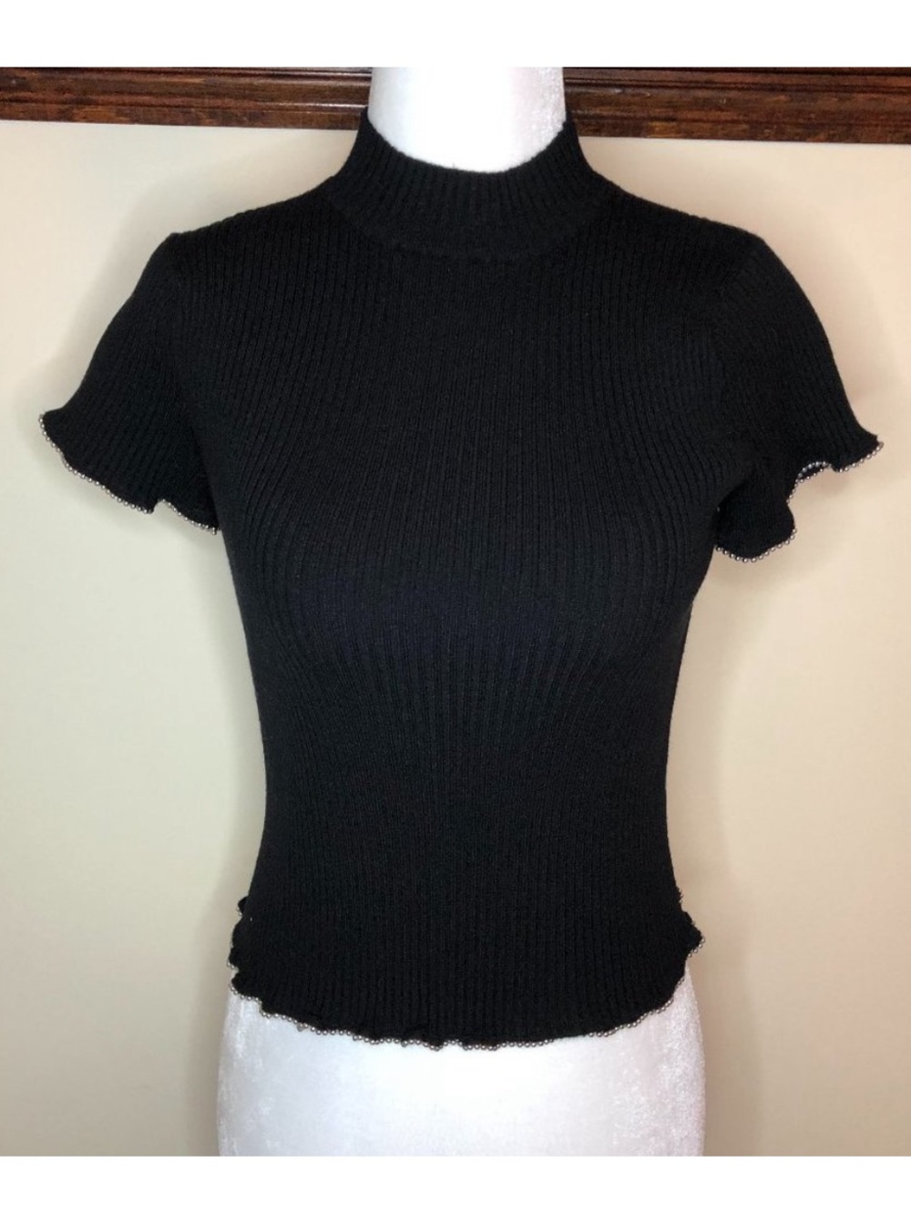Zara Knit Black Short Sleeve Cropped Sweater - SZ Small
